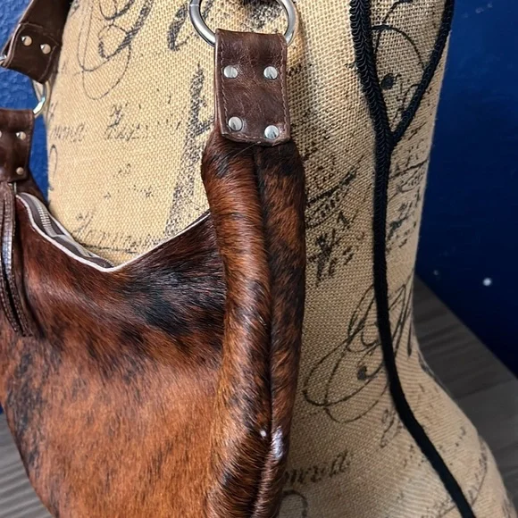 MAYA MOON OREGON DESIGN FUR & LEATHER CRESENT  HANDBAG - Picture 4 of 17